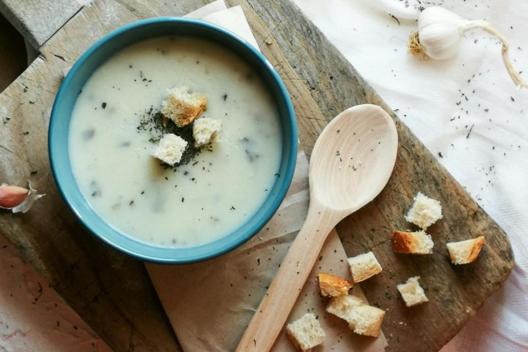 Resep Sup Bawang Putih ala Italia, Creamy dan Wangi Banget!